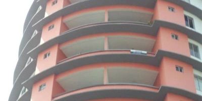 Inmueble  con sala, comedor, cocina,2 baños, 3 habitaciones, un garaje cubierto, un balcón. Vetustez de 7 años. Vr. Administración.  $ 541.200.