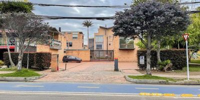 Sala, Comedor, Cocina, Estudio, 3 Habitaciones, 3 Baños, Terraza, Jaridin, 2 Balcones, Garaje