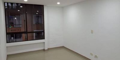 Apartamento en venta de 45M², con vista interior, ubicado en un 2do piso (Torre 15 Apto 201), acceso por escaleras, parqueadero comunal. Consta de 3 habitaciones, 1 baños, sala comedor, cocina integral y zona de lavandería. Tiene piso laminado en habitaciones y zona social y ceramico en baños y cocina. El conjunto cuenta con salon comunal, zonas verdes, parque infantil y vigilancia privada las 24 horas. Cerca a centro comercial EcoPlaza; cerca a almacenes de cadena Tienda D1, Tienda Ara, Surtimax, Exito; cerca a colegio Institución Educativa La Armonía; cerca a paraderos de transporte publico e intermunicipal; Vías de acceso por la calle 23 y Carrera 20a.
 h_property_nid_ref:  41086338231
 h_property_uuid_detail:  36e56315-599f-4df3-9e04-05074b3364f8
 ubicacion: Mosquera,Ciudad Sabana
 Inmueble ofertado por nuestro aliado HABI.