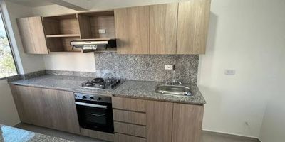 ¡Te presento un apartamento que simplemente lo tiene TODO! Ubicado en una unidad espectacular, este espacio te ofrece una mezcla perfecta entre comodidad, estilo y calidad de vida. Cada rincón del apartamento está pensado para brindarte amplitud, luz natural y una sensación de bienestar que se siente desde el primer momento. Zonas comunes en construcción