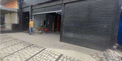 LOCAL EN ARRIENDO EN ESCALLONVILLAExcelente local 600 m2, ideal para cualquier tipo de actividad, sobre toda la avenida pedro de heredia, facil acceso, cerca a la plaza de toros, el canon es + iva.CÓDIGO WASI 9465486