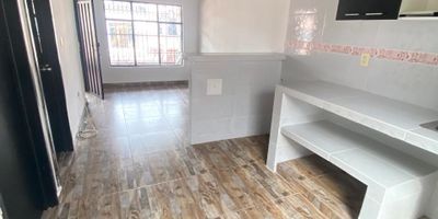 Apartamento en arriendo – Rincón de Girón (parte baja)
Dirección: Calle 36 #20-25, piso 2

Características:
• 2 habitaciones
• 1 baño
• Sala
• Cocina
• Zona de lavado
• No cuenta con parqueadero

Canon de arriendo: $800.000