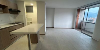Arriendo hermoso apartamento para estrenar en Itagüí Ditaires con aproximadamente 70 mts , 3 habitaciones , sala comedor ,amplio balcón , 1 baño social completo, 1 baño en la alcoba principal con Vestier, parqueadero , cuarto útil, unidad con portería 24 horas , piscina, gimnasio, BBQ, zonas verdes , cancha , parqueadero de visitantes, ascensor , para mayor información contáctame.
Asesora Yenny López  CEL 3245627227
COD WASI 9639550
