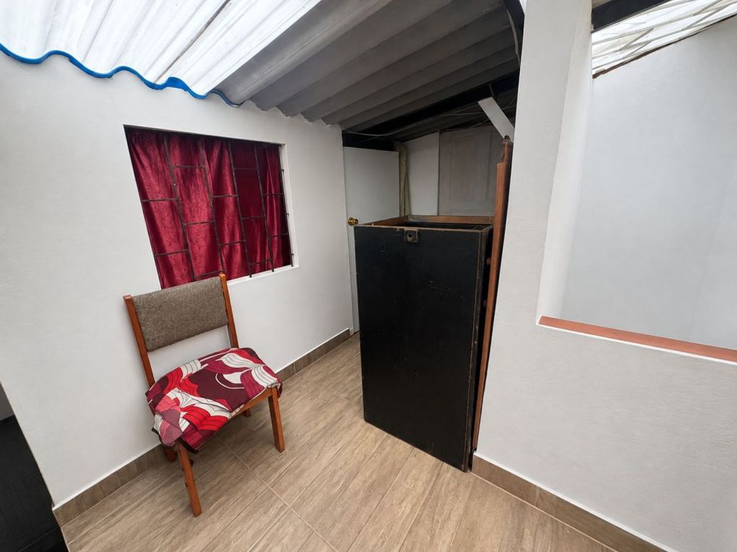 Casa de 3 alcobas en venta en Santa Lucía, Bogotá, 47 m² · foto 7 de 13