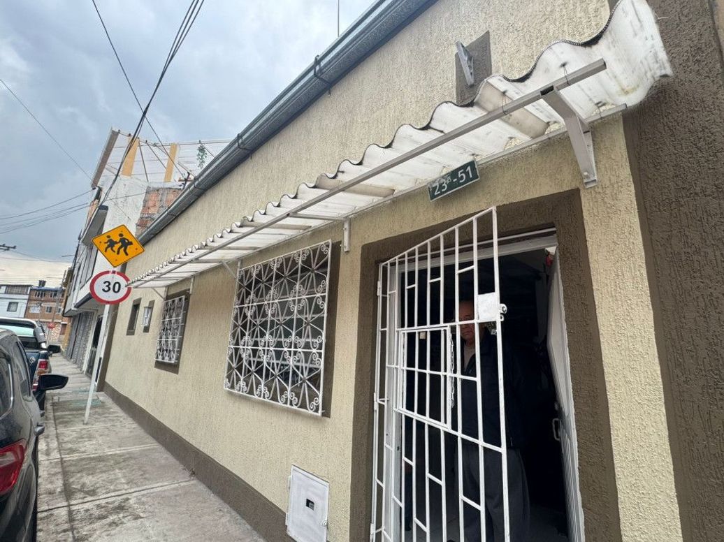 Casa de 3 alcobas en venta en Santa Lucía, Bogotá, 47 m² · foto 3 de 13