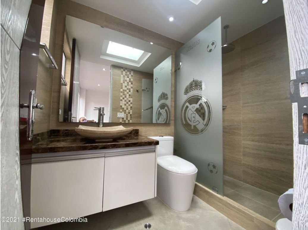 Apartamento de 5 alcobas en venta en Santa Barbara Central, Bogotá, 420 m² · foto 18 de 20