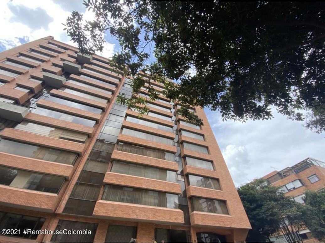Apartamento de 5 alcobas en venta en Santa Barbara Central, Bogotá, 420 m² · foto 2 de 20