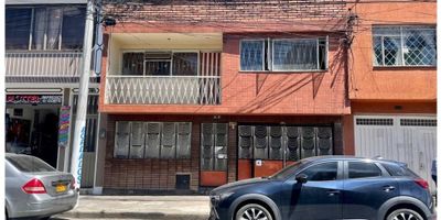 Rentahouse Vende una Casa Lote ideal para inversionistas, con  frente de  7,50 y Fondo de 
 20 mts, uso residencial y comercial, hasta 5 pisos permitidos, en el Barrio Simon Bolivar, con estupenda ubicacion, facilidad de acceso a vias principales como la 80, 68, 30,  cercana a centro comerciales, comercio en general, zona tranquila, ideal para edificio, bodega, excelente oportunidad de invertir. precio negociable, LLAMA YA!!! - 25-449