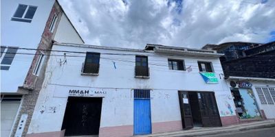 Bienvenido a esta impresionante Casa Comercial en la pintoresca Vereda Chinacota. Con una generosa superficie de 417 metros cuadrados, esta propiedad representa una oportunidad única para aquellos que buscan un espacio comercial excepcional.

Esta casa se encuentra estratégicamente ubicada, ofreciendo visibilidad y accesibilidad ideales para cualquier tipo de negocio. Ya sea que estés - 25-838