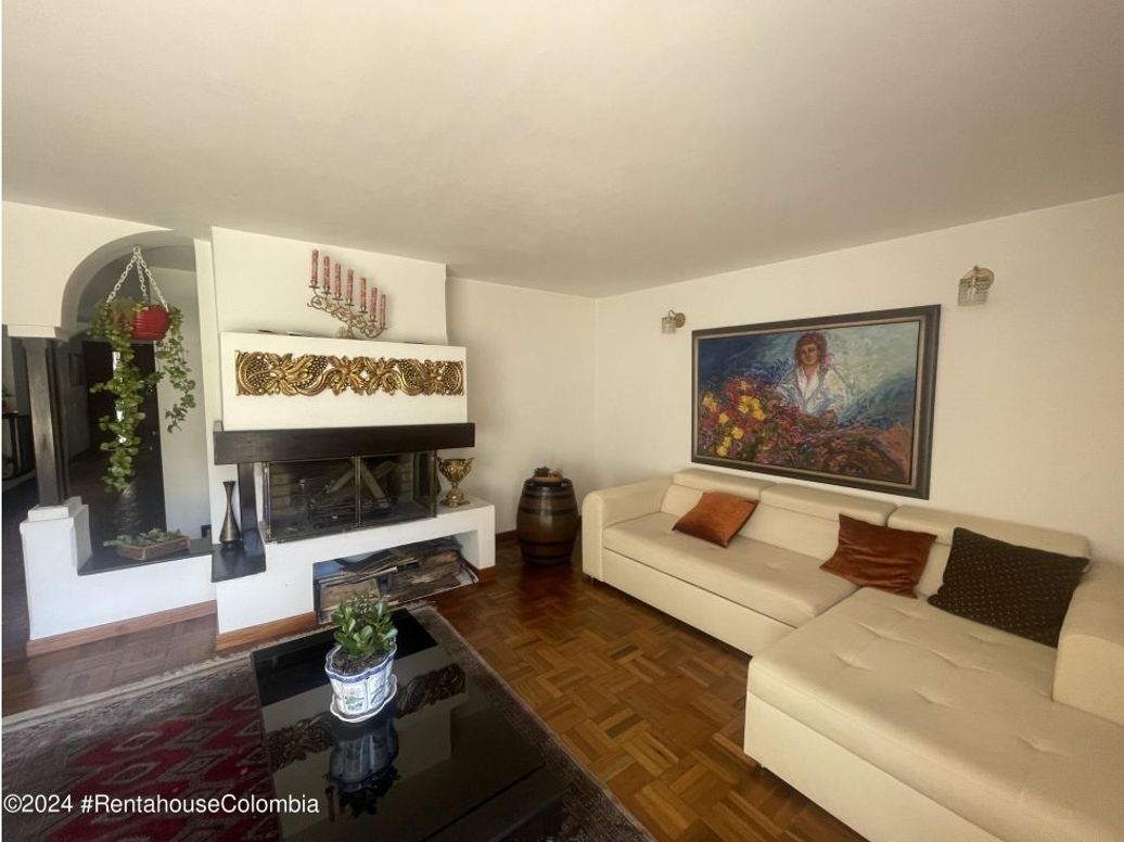 Casa en venta en El Contador, Bogotá · foto 2 de 20