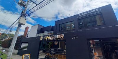 Rentahouse arrienda oficina o consultorio en Lisboa dentro de Coworking con modernos espacios, completamente amoblada y con los puestos de trabajo que necesites.

Este es el lugar ideal que buscabas para desarrollar tu empresa o negocio, cuenta con internet de alta velocidad, circuito cerrado de TV, servicio de limpieza y mantenimiento, sala de reuniones, cafeteria y recepcion.

LLAMA YA. - 25-190