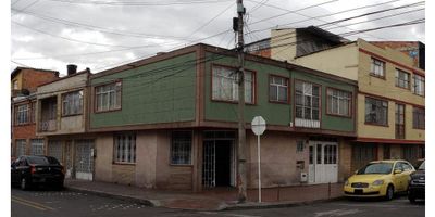 Rentahouse Vende Comoda Casa con Local Comercial, esquinera, garage cubierto consta de 5 habitaciones, 4 baños , cercana a  vias principales ,supermercados, centros comerciales, transporte publico, comercio en general, excelente oportunidad de inversion, llama ya - 25-361