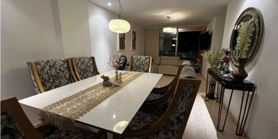 Excelente apartamento  ,ubicado en un sector exclusivo de la ciudad, el apartamento cuenta con área de 112m2 , sala-comedor, cocina integral, zona de ropas, pisos en porcelanatoi, tres habitaciones, dos baños, parqueadero cubierto y descubierto . el edificio cuenta con vigilancia privada 24 horas, piscina, zonas verdes y mucho mas.... - 25-839