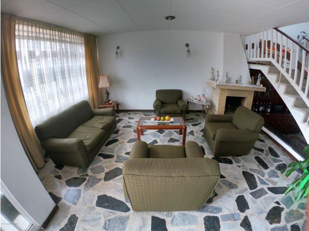 Casa de 4 alcobas en venta en Alhambra, Bogotá, 296 m² · foto 3 de 20