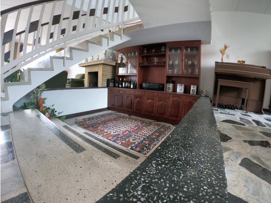 Casa de 4 alcobas en venta en Alhambra, Bogotá, 296 m² · foto 7 de 20