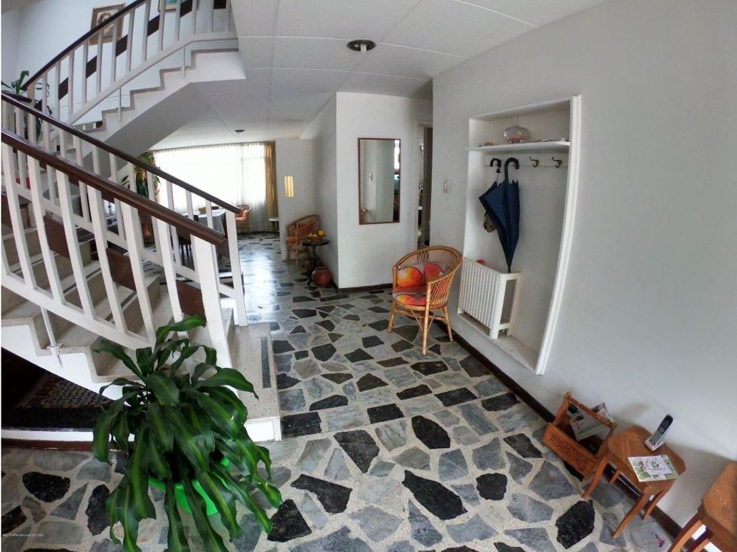 Casa de 4 alcobas en venta en Alhambra, Bogotá, 296 m² · foto 4 de 20