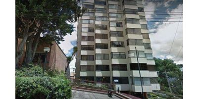 Rentahouse Vende Hermoso Apartamento totalmente remodelado en El Refugio Chapinero Bogota, impresionante vista, muy  iluminado, con acabados de primera calidad: Amplia cocina abierta con gabinetes de tecnologia Alemana, banos italianos, cuarto de lavado cerrado, Tres Habitaciones cada uno con baño privado mas habitacion y bano de servicio, lamparas de cristal de murano. No pierdas la oportunidad de vivir como te gusta, LLAMA YA!!!!! - 25-409