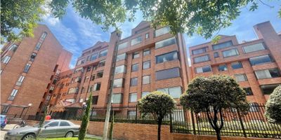 Rentahouse Arrienda Amplio y Bello  Apartamento Duplex con buena iluminacion , hermosa vista al club del Banco de la Republica y Club de los Lagartos, amplios espacios , 3 parqueaderos, 1 deposito, Sala Comedor independiente, cocina integral, zon de servicio, habitacion y baño en primer nivel, en el segundo dos habitaciones , baño , family room y estudio, Estupenda Oportunidad, LLAMA YA!!! - 25-997