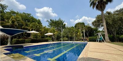 Hoy quiero llevarlos en un viaje virtual a una joya escondida en Carmen de Apicalá, un lugar que simplemente te dejará sin aliento.

Descubriendo la joya de Carmen de Apicalá

Imagínense esto: un hermoso paisaje pintado con los tonos más verdes que tus ojos puedan capturar, y justo en medio de toda esa exuberancia natural, se encuentra una finca campestre de ensueño. 5 habitaciones, 4 baños Hoy quiero llevarlos en un viaje virtual a una joya escondida en Carmen de Apicalá, un lugar que simplemente te dejará sin aliento. Descubriendo la joya de Carmen de Apicalá Imagínense esto: un hermoso paisaje pintado con los tonos más verdes que tus ojos puedan capturar, y justo en medio de toda esa exuberancia natural, se encuentra una finca campestre de ensueño. 5 habitaciones, 4 baños

Discovering the Hidden Gem of Carmen de Apicalá

Today, let me take you on a virtual journey to a hidden treasure in Carmen de Apicalá, a place that will simply take your breath away.

A Dream Countryside Estate

Picture this: a stunning landscape painted in the richest shades of green your eyes can capture. Nestled in the heart of this lush natural beauty is a dreamlike countryside estate waiting to be discovered.

This enchanting property features 5 spacious bedrooms and 4 bathrooms, offering both comfort and tranquility. Surrounded by the vibrant beauty of nature, it's the perfect retreat for those seeking peace and serenity.

Whether you're dreaming of a family haven, a vacation getaway, or an idyllic investment, this property in Carmen de Apicalá promises to exceed your expectations.

Don't miss the opportunity to experience this hidden gem for yourself! - 25-1588