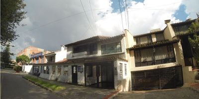 Rent-A-House vende casa comercial en Salitre El Greco. Excelente oportunidad para inversionistas, con  amplios espacios, de tres niveles. Ideal para colegio, empresa, oficinas. Muy cerca de la Avenida El Dorado y centros Comerciales. Ideal para desarrollar tu proyecto. Llama ya ... - 25-1489