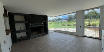 Esta hermosa finca es el refugio perfecto para quienes buscan disfrutar de la paz del campo sin alejarse demasiado de la ciudad, ubicada a tan solo 2 minutos de Guasca. La propiedad cuenta con una espaciosa casa principal, diseñada para combinar confort y modernidad en un entorno natural. Al entrar, te recibe una amplia sala y comedor que se integran armoniosamente, ideales para compartir momentos en familia o con amigos. La moderna cocina está equipada para satisfacer todas tus necesidades, mientras que el área de lavado te proporciona toda la funcionalidad que necesitas.

La casa dispone de tres acogedoras habitaciones, perfectas para descansar con total tranquilidad, acompañadas de tres baños con acabados de alta calidad. Además, hay una sala de estar ideal para relajarse o convertir en un espacio de entretenimiento.

El verdadero encanto de esta propiedad radica en su amplia terraza cubierta, donde podrás disfrutar de la naturaleza y del aire fresco mientras organizas reuniones familiares o parrilladas en la zona de BBQ. El área exterior incluye parqueaderos cubiertos, una casa independiente para empleados, una práctica bodega para almacenamiento y toda la serenidad de un entorno campestre, perfecto para desconectarte y recargar energías.

1.262 / 5.000
This beautiful estate is the perfect retreat for those looking to enjoy the peace of the countryside without straying too far from the city, located just 2 minutes from Guasca. The property has a spacious main house, designed to combine comfort and modernity in a natural setting. Upon entering, you are greeted by a large living room and dining room that blend harmoniously,
ideal for sharing moments with family or friends. The modern kitchen is equipped to meet all your needs, while the laundry area provides you with all the functionality you need.

The house has three cozy bedrooms, perfect for resting in total tranquility, accompanied by three bathrooms with high-quality finishes. In addition, there is