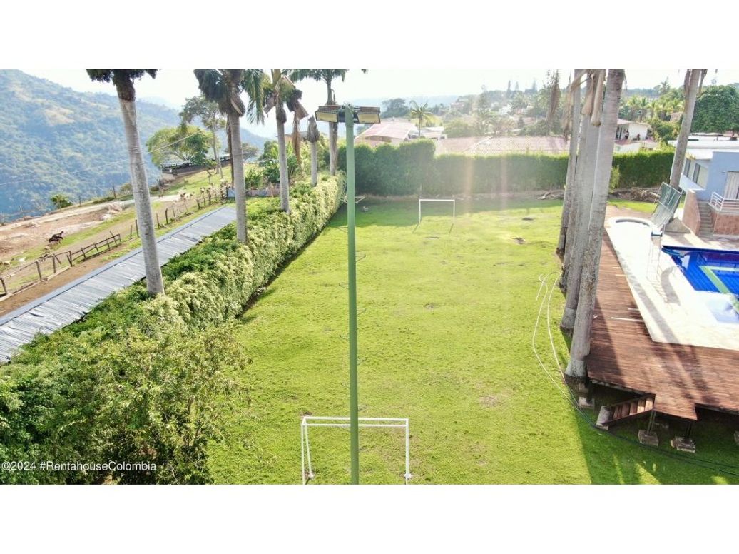 Casa de 7 alcobas en venta en Bogotá, Bogotá, 1000 m² · foto 13 de 20