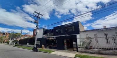 Rentahouse arrienda oficina o consultorio exterior en Nuevo Country dentro de Coworking con modernos espacios, completamente amoblada y con los puestos de trabajo que necesites.

Este es el lugar ideal que buscabas para desarrollar tu empresa o negocio, cuenta con internet de alta velocidad, CCTV, servicio de limpieza y mantenimiento, sala de reuniones, cafeteria y recepcion.

LLAMA YA. - 25-191