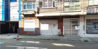 Rentahouse vende local comercial de 114m2 en Chapinero Occidental, solo para inversionistas. 

Ideal para comercio vecinal tipo A,  (articulos comestibles de primera necesidad, fruterias, confiterias, lacteos, carnes, salsamenterias, licores, bebidas, droguerias,perfumerias, papelerias, micelaneos, ferreterias, entre otros).

Rentado hasta Mayo 2025.

CONTACTANOS. - 25-660