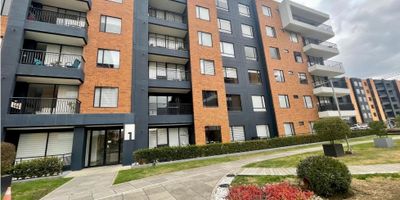 Rentahouse Renta Magnifico Apartamento en La Milla de Oro de la Sabana, amplios espacios, iluminacion natural, 3 habitaciones, 3 baños, 2 parqueaderos, deposito, amplio balcon, esquinero, bella vista ,conjunto con vigilancia permanente , gimnasio, piscina, canchas deportivas , cercano a transporte publico, a colegios, universidades, centros comerciales, clienicas, excelente oportunidad , LLAMA YA - 25-1040