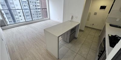 Se vende hermoso apartamento NUEVO en Barrio Marsella Localidad Kennedy, en piso 14, con preciosa vista y muy iluminado. Cuenta con cocina abierta, area de lavanderia ventilada, sala comedor, estudio, 3 alcobas con closets, 1 bano auxiliar y 1 en la alcoba principal. 1 parqueadero cubierto y amplio deposito. Vive en un conjunto que tiene zonas para e disfrute de toda la familia con Club House. Mas detalles sobre este inmueble:
Conjunto con vigilancia 24 horas, hermosas áreas comunes, un lobby super moderno estilo hotel, garajes de visitantes, 4 ascensores por torre. Vive en una ciudadela cerca de todo lo que necesitas, a pocos metros del Centro Comercial Exito de Las Americas. 

4 ascensores por torre

Conjunto con 6 torres, 964 apartamentos en total, 1152 parqueaderos


Areas comunes:
- Piscina
- Area de juegos acuáticos para ninos
- Parques infantiles
- Canchas multifuncional
- Salon de juego (dotados)
- Salones comunales
- Ruta para ciclas
- Parque de mascotas
- Spa de mascotas
- Cubierta transitable
- Gimnasio biosaludable
- Zona BBQ
- Teppanyaqui
- Bicicleteros
- Garajes de visitantes

APROVECHE ESTA OPORTUNIDAD EN ESTE INMUEBLE DE ALTA RENTABILIDAD Y VALORIZACION!!!

Respaldo de Amarilo y Colsubsidio... - 25-1394