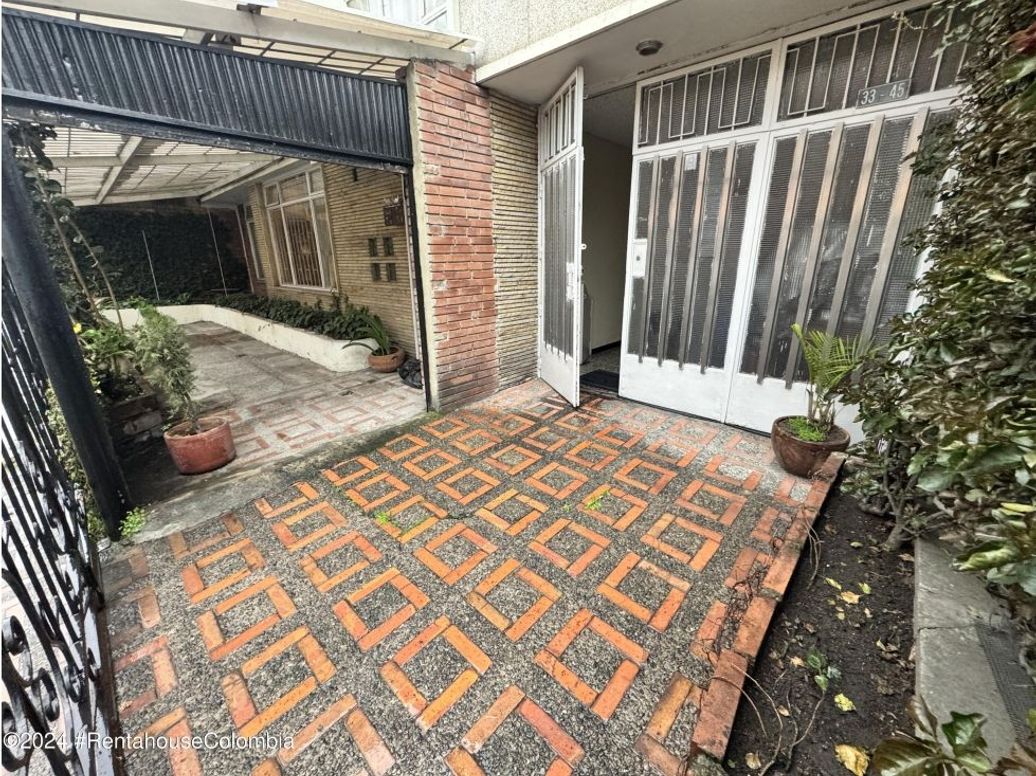 Casa de 5 alcobas en venta en Acevedo Tejada, Bogotá, 350 m² · foto 2 de 20