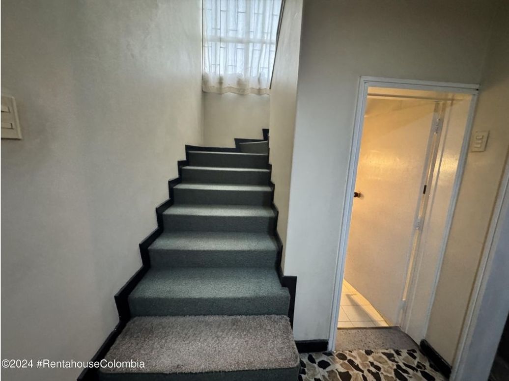 Casa de 5 alcobas en venta en Acevedo Tejada, Bogotá, 350 m² · foto 13 de 20