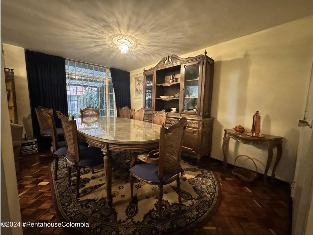Casa de 5 alcobas en venta en Acevedo Tejada, Bogotá, 350 m² · foto 8 de 20