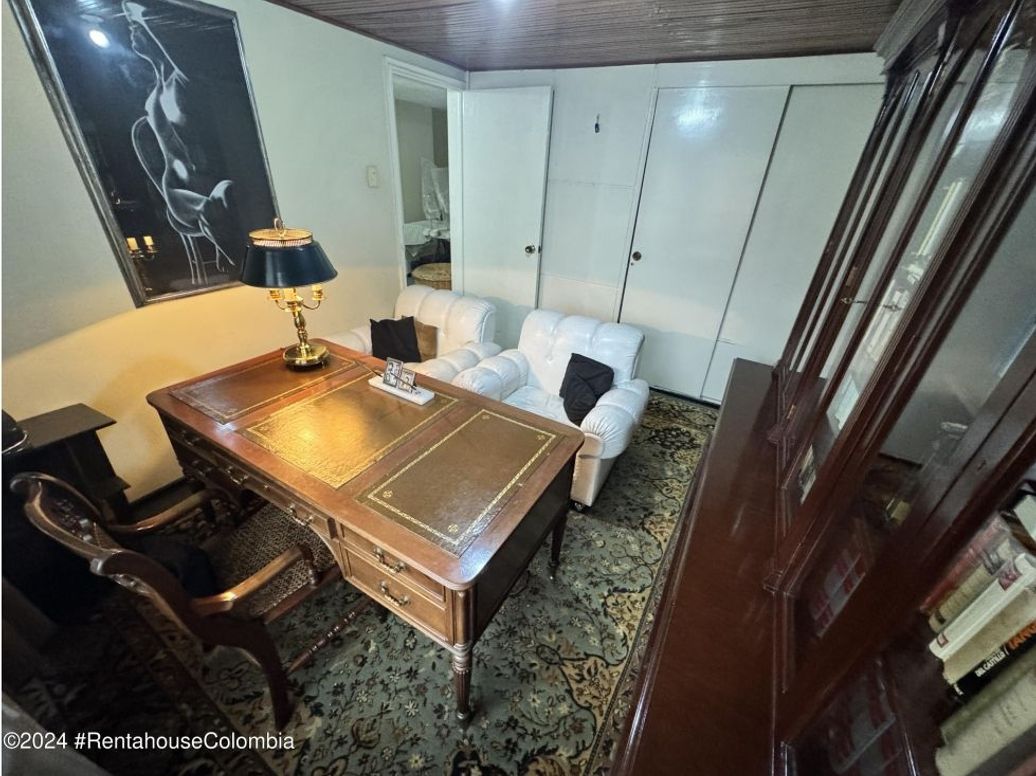 Casa de 5 alcobas en venta en Acevedo Tejada, Bogotá, 350 m² · foto 15 de 20