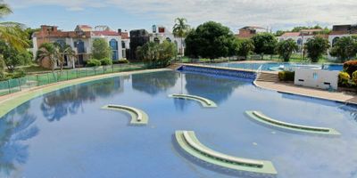 Rentahouse Vende espectacular Lote de 105 mts, ubicado en conjunto campestre en Flandes, el conjunto cuenta con zona social, varias piscinas, zona de bbq, el lote cuenta con todos los servicios, ubicado en una zona de gran valorización, para disfrutar el mejor inmueble vacacional. Rentahouse offers a spectacular 105 sqm lot for sale, located in a countryside complex in Flandes. The complex features a social area, multiple swimming pools, a BBQ zone, and the lot is equipped with all utilities. Situated in a high-appreciation area, this is the perfect opportunity to enjoy the best vacation property. - 25-1602