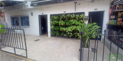 VENDO CASA - HOTEL EN SAN JOAQUIN 
 $1,500,000,000 NEG 
 CODIGO 3383 
 - 7 ALCOBAS 
 - 3 CLOSET 
 - 7 BAÑOS CABINADOS 
 - 1 BAÑO SOCIAL 
 - RED DE GAS 
 - PATIO 
 - PISO EN BALDOSA 
 - PRIMER PISO 
 - CERCA A LA UPB, A LA 70 Y A LA IGLESIA DE SAN JOAQUIN 
