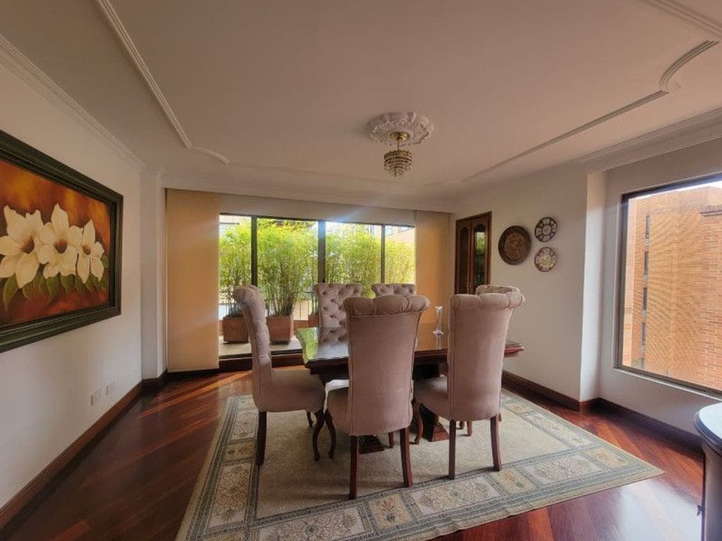 Apartamento de 4 alcobas en venta en Santa Barbara Occidental, Bogotá, 281 m² · foto 6 de 20
