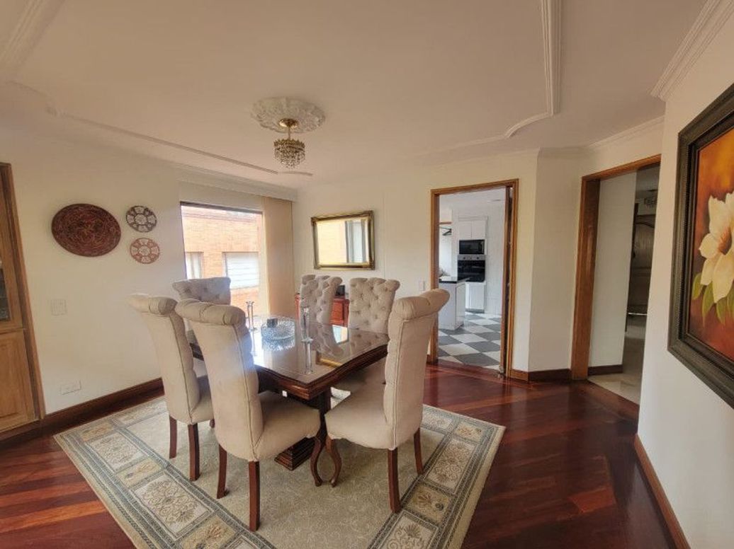 Apartamento de 4 alcobas en venta en Santa Barbara Occidental, Bogotá, 281 m² · foto 5 de 20