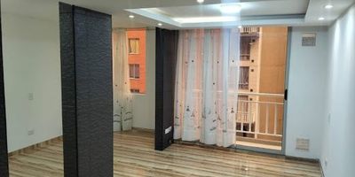 Se arriendo hermoso y acogedor apartamento en el sector de Molinos Sur, 45 mt cuenta con 2 habitaciones con closet, 1 baño totalmente terminado, sala comedor con vista exterior, cocin aintegral con gas natural, zona de lavanderia, pisos en ceramica, El conjunto cuenta con parque infantil, salon social, parqueaderos comunales. Excelente ubicacion cerca a vias princiapales y facil access a trasnporte publico 