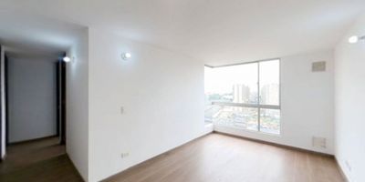 APARTAMENTO EN VENTA CONJUNTO RESIDENCIAL GERONA DEL CIPRÉS
 

CARACTERÍSTICAS DEL APARTAMENTO
– Vista exterior y excelente iluminación.
– Closets
– Sala-comedor amplia.
– Cocina integral en perfecto estado.
– Zona de lavandería independiente.
– Pisos laminados en habitaciones y área social; cerámica en cocina y baño.

Parqueadero: Comunal

Acceso por Ascensor

ZONAS COMUNES DEL CONJUNTO
– Salón comunal.
– Amplias zonas verdes.
– Parque infantil.
– Vigilancia privada 24 horas.

UBICACIÓN ESTRATÉGICA
– Cerca al Centro Comercial Viva.
– Cercano a tiendas y supermercados de barrio.
– Próximo al Colegio Antonio Van Uden Sede B.
– Fácil acceso a paraderos del SITP.
– Vías principales: Calle 17F y Carrera 126.

OPORTUNIDAD DE INVERSIÓN EN FONTIBÓN
Apartamento listo para habitar, con documentos al día y excelente valorización en una de las zonas más demandadas de Fontibón.

Contáctame para más información y agendar una visita.

H3
