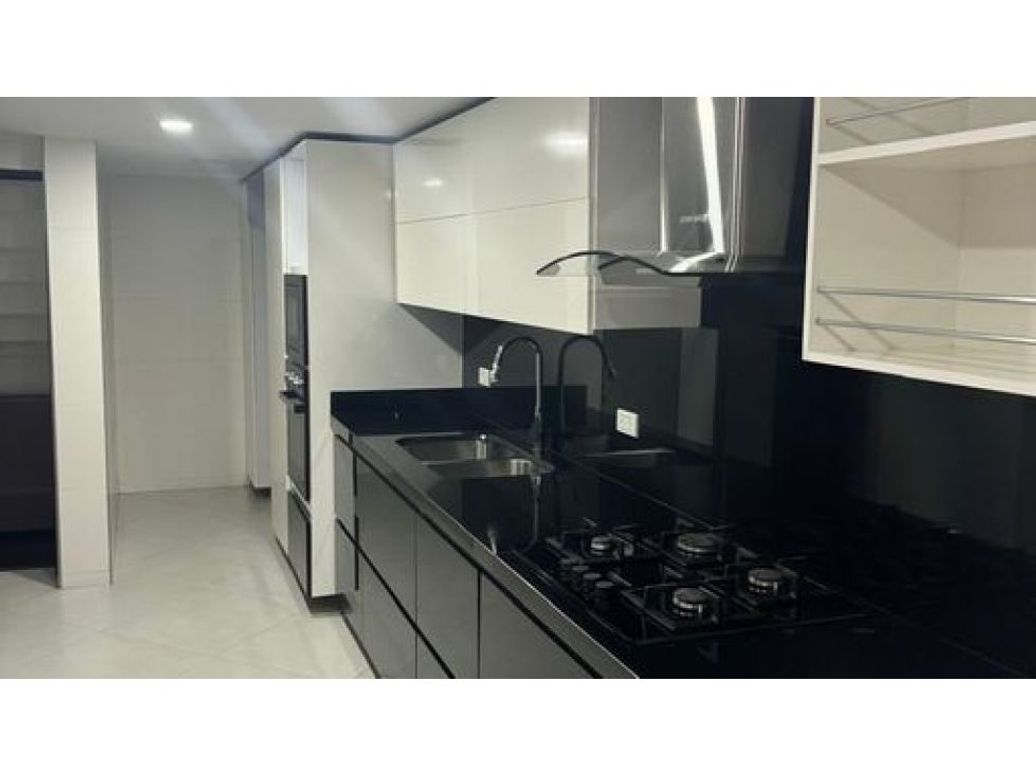 Casa de 3 alcobas en venta en Bellavista Occidental, Bogotá, 130 m² · foto 3 de 17