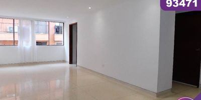 Apartamento en venta en la ciudad de Barranquilla ubicado en el barrio Santa Mónica en un edificio con vigilancia privada las 24 Horas y zonas sociales de entretenimiento, piscina, zona BBQ, zona infantil, el edificio cuenta con 5 pisos y el apartamento se encuentra ubicado en el piso 4, con un área aproximada de 80 mt2, distribuidos en 2 habitaciones, 1 baño mas baño social,  sala-comedor, cocina semi  integral, zona de labores y 1 parqueadero asignado, lado sombra, buena distribución en sus áreas con buenos y modernos acabados, es fresco y acogedor, su entorno es tranquilo, residencial con cómodas vías de acceso y facilidad al transporte publico cercano, sobre el sector puede encontrar, supermercado Ara, y a unas calles el centro comercial Viva, Buena Vista.