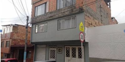 Magnifica bodega ubicada en el Rincón, localidad de suba, área de 165 mts2, 1 baño, 1 deposito, a una cuadra de carrera 91, vía principal y muy comercial, cerca de bancos, zonas comerciales buenas vías de acceso, buen sitio para almacenamiento, empresa de producción, iglesia, etc