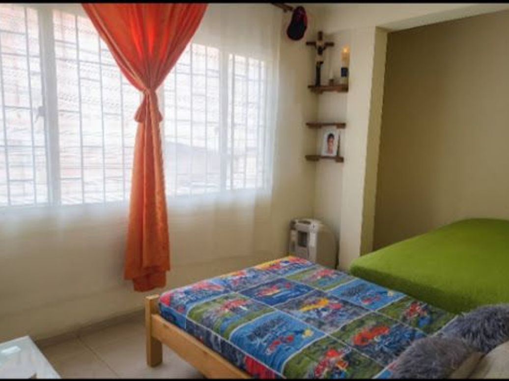 Casa de 9 alcobas en venta en Timiza, Bogotá, 402 m² · foto 2 de 14