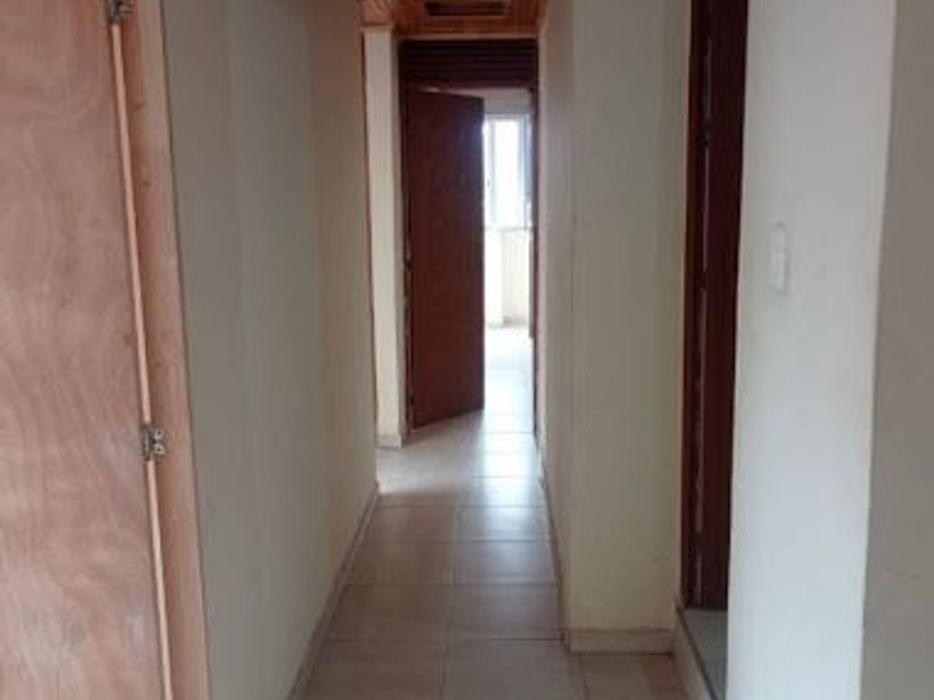 Casa de 9 alcobas en venta en Timiza, Bogotá, 402 m² · foto 9 de 14