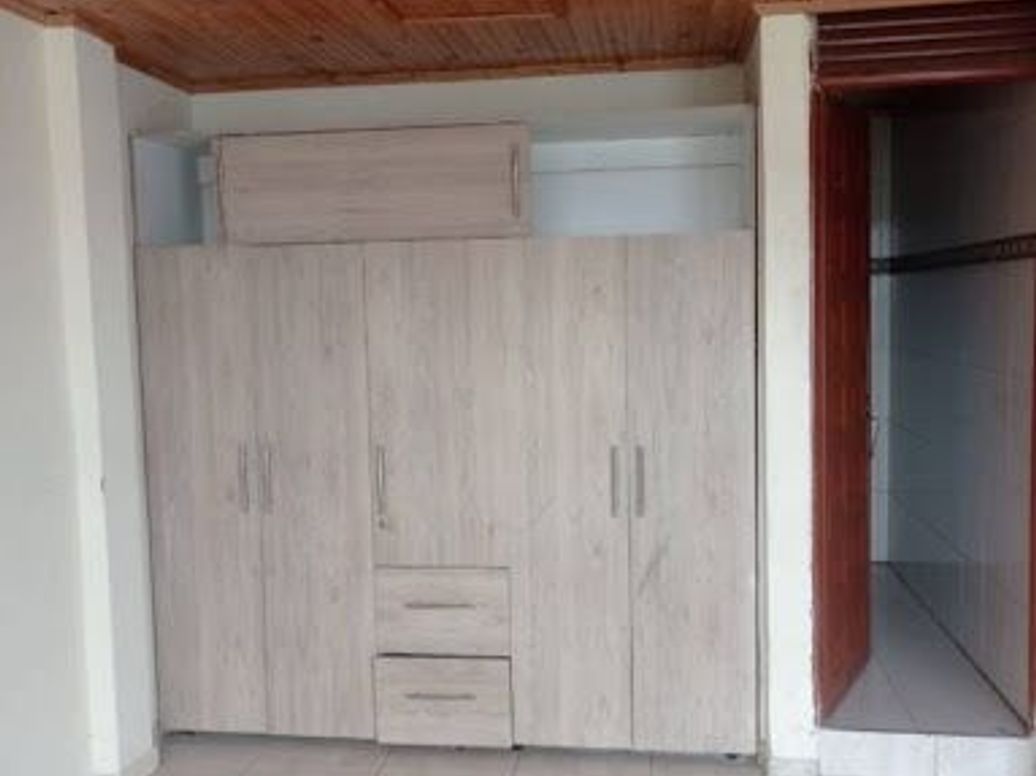 Casa de 9 alcobas en venta en Timiza, Bogotá, 402 m² · foto 7 de 14