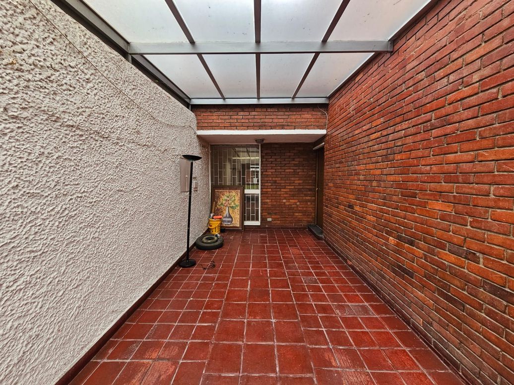 Casa de 5 alcobas en venta en Las Villas, Bogotá, 250 m² · foto 10 de 12