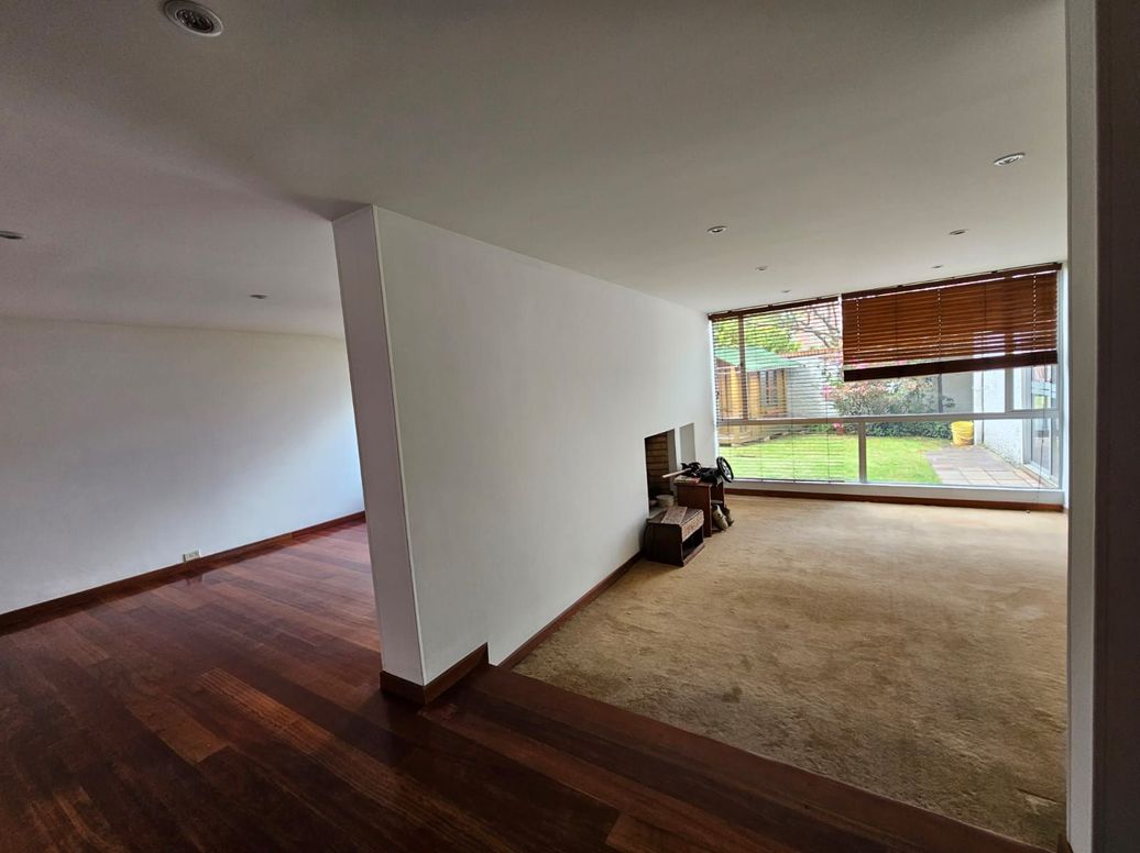 Casa de 5 alcobas en venta en Las Villas, Bogotá, 250 m² · foto 7 de 12