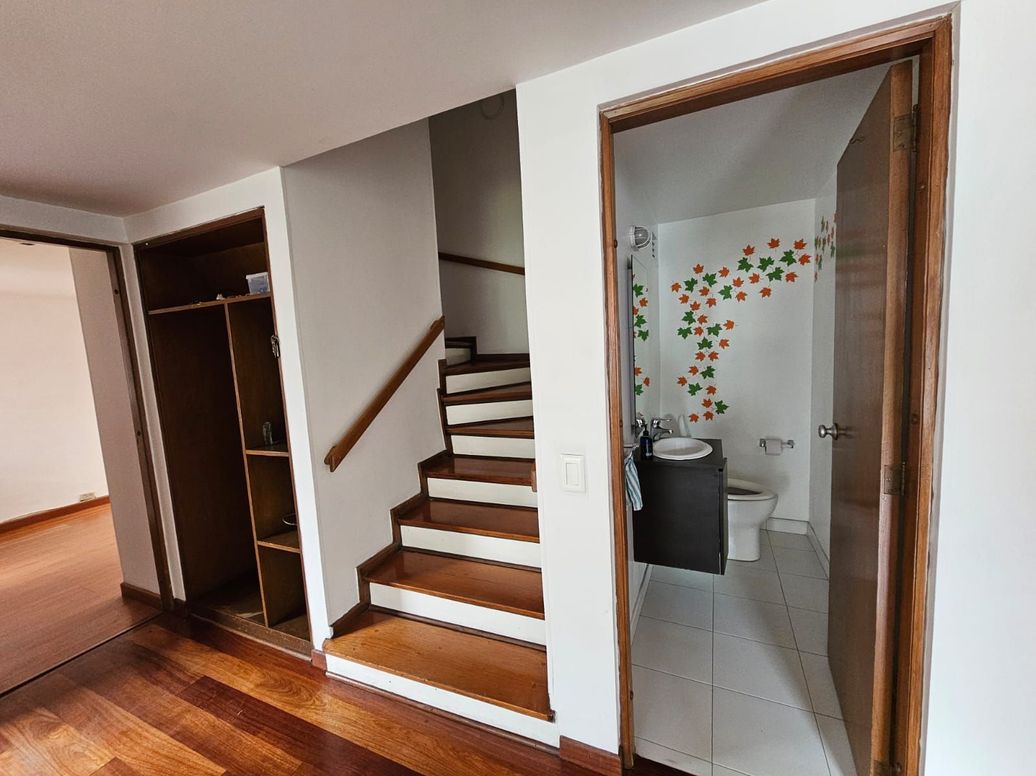 Casa de 5 alcobas en venta en Las Villas, Bogotá, 250 m² · foto 6 de 12
