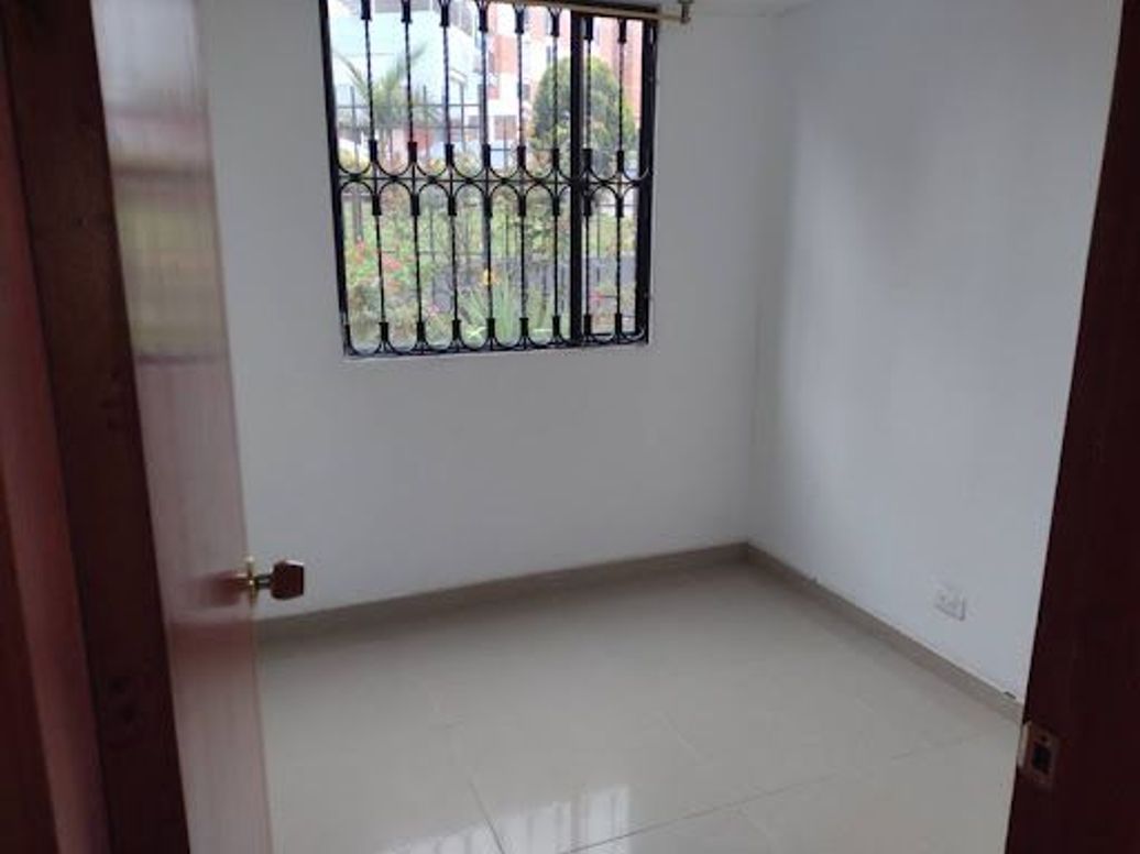 Apartamento de 3 alcobas en venta en Centro Usme, Bogotá, 49 m² · foto 5 de 14